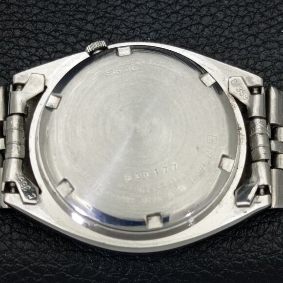 Vintage 1981 Seiko Automatic Mens Silver Watch W/daydate & Gold accents - Picture 8 of 10